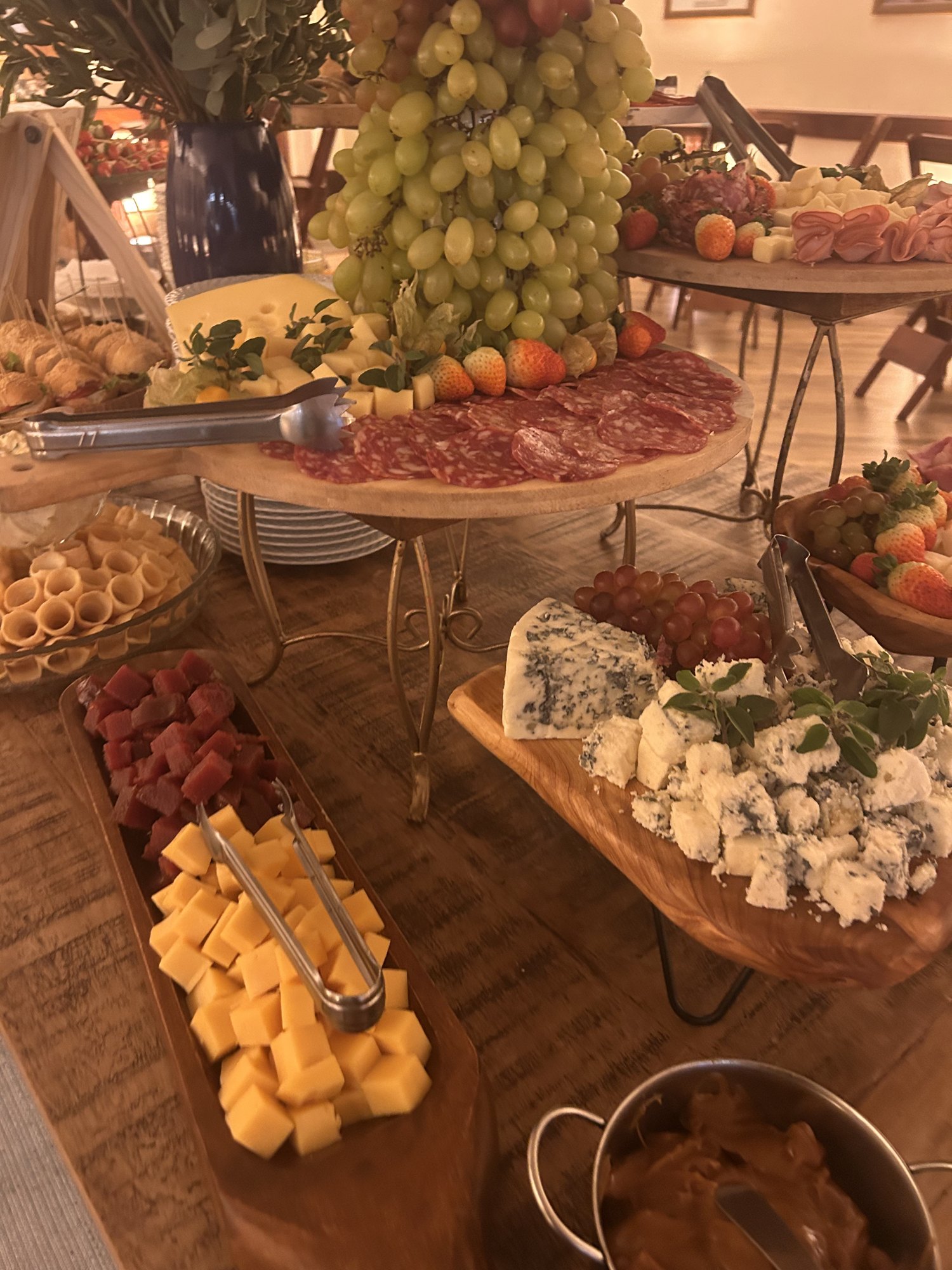 Mesa de recepção montada para evento social
